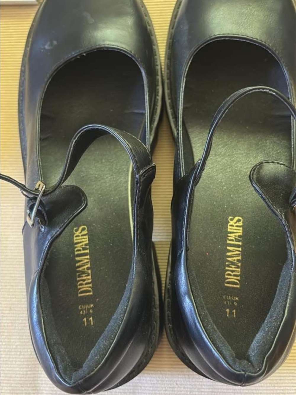 Dream Pairs Black Mary Jane Flats with Adjustable Strap